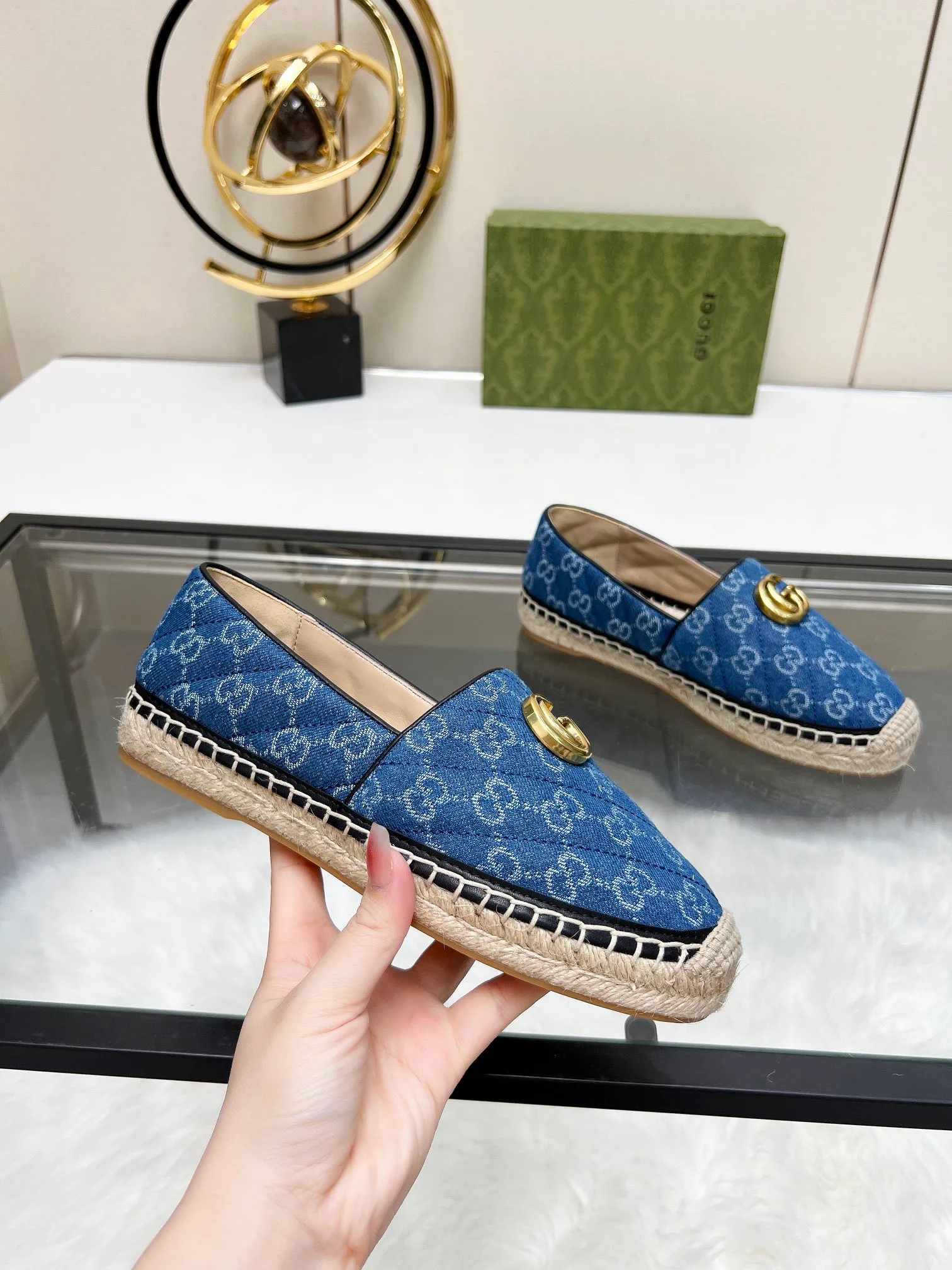 👟👟Ex-factory price 380👟👟 2024 new color early spring Gucci 🗽🗽Gucci classic logo logo canvas fisherman shoes, espadrilles made of double G imported fabric. The color of the brand's double G letter cross-woven pattern will be reinterpreted every season, and the charm of the collection elements will be interpreted through more fresh and eye-catching materials and designs. •Pink, dozens of colors, choose as you like, choose as you like •Women’s style •Number of sizes 35-42